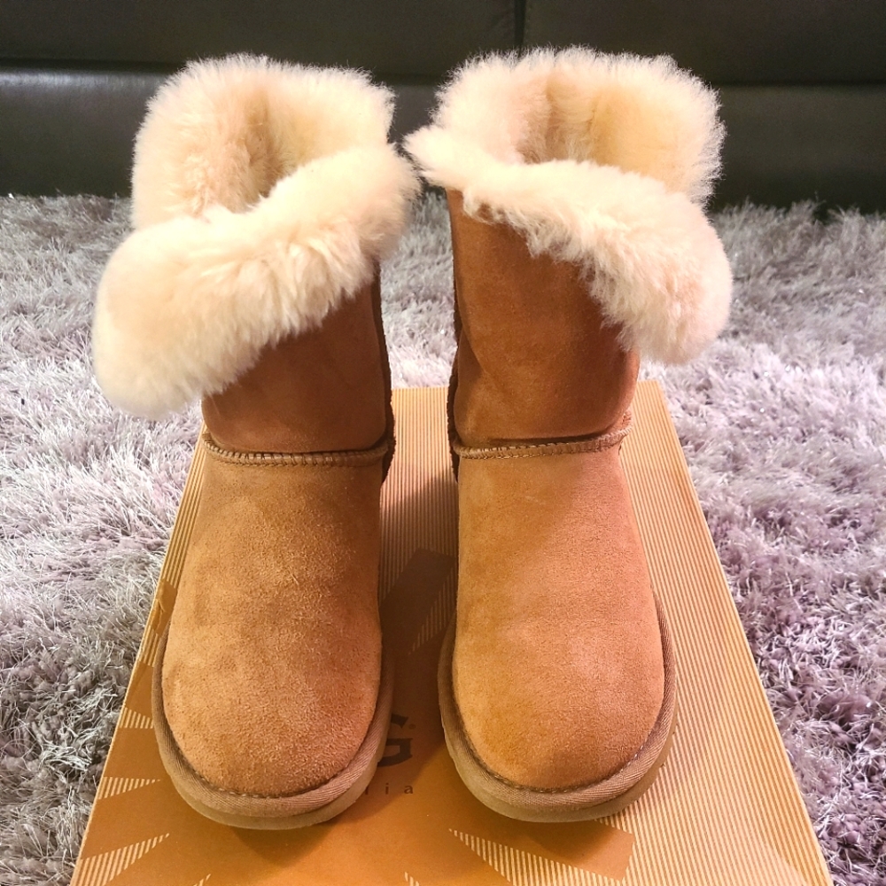 Ugg Australia Bailey Button Chestnut Womens Size 6